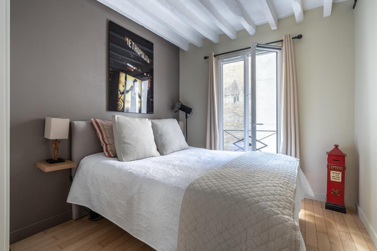 Room In Apartment - Cosy Place In The Hear Of باريس المظهر الخارجي الصورة